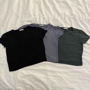 Cotton On Set of Three Short Sleeve T-Shirts in Black, Gray, and Green